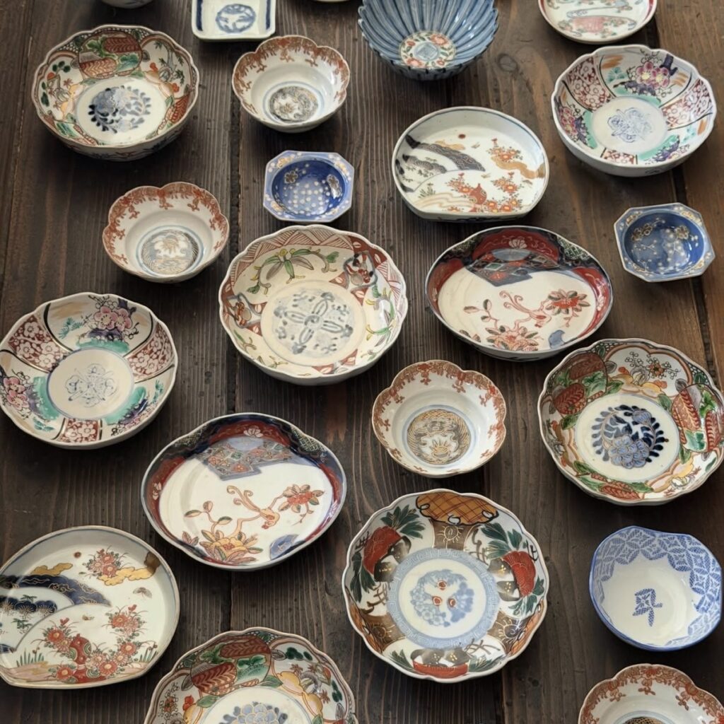 沢山の骨董皿